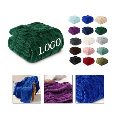 Cozy Checkered Fleece Blanket